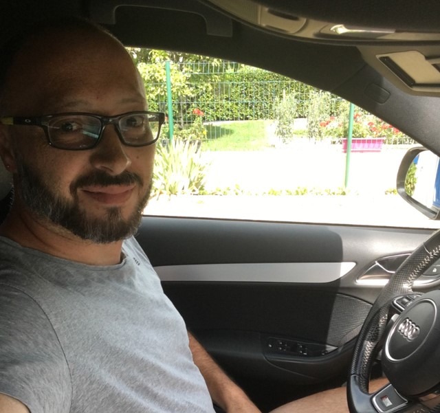 Profil von Cayetano